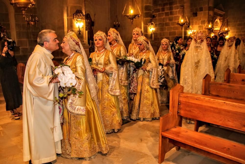 Ofrenda de flores a la patrona de Castalla