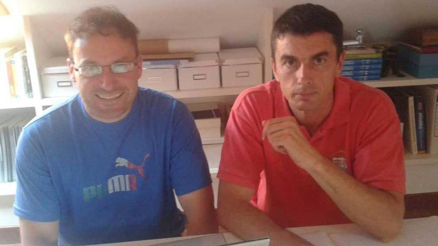 Jorge Tejada, a la derecha, con Iván González, el técnico del División de Honor.