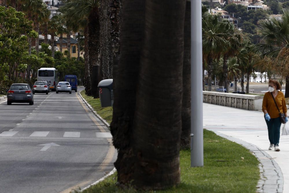 Este lunes ha tenido que reabrirse al tráfico rodado el paseo marítimo Pablo Ruiz Picasso, a pesar de que la pasada semana el Ayuntamiento de Málaga decretaba su cierre durante el tiempo que se mantuviese el estado de alarma.