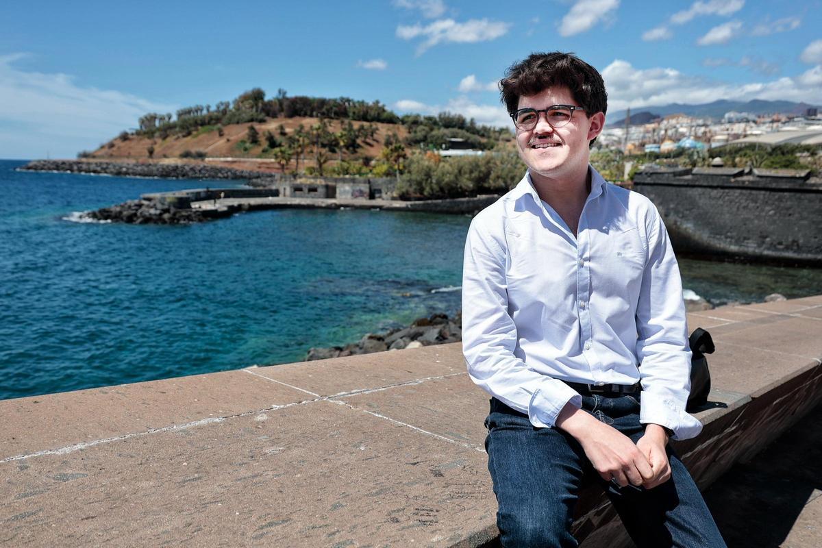Mario Oramas, voluntario para la visita del papa Léon XIV a Tenerife.