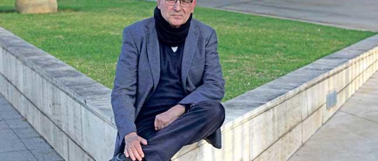 Joan Miralles Monserrat, catedrático de catalán de la UIB desde 1983.