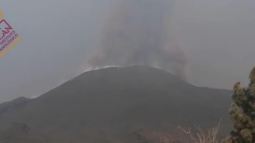 Erupción del volcán de La Palma vista desde Las Manchas