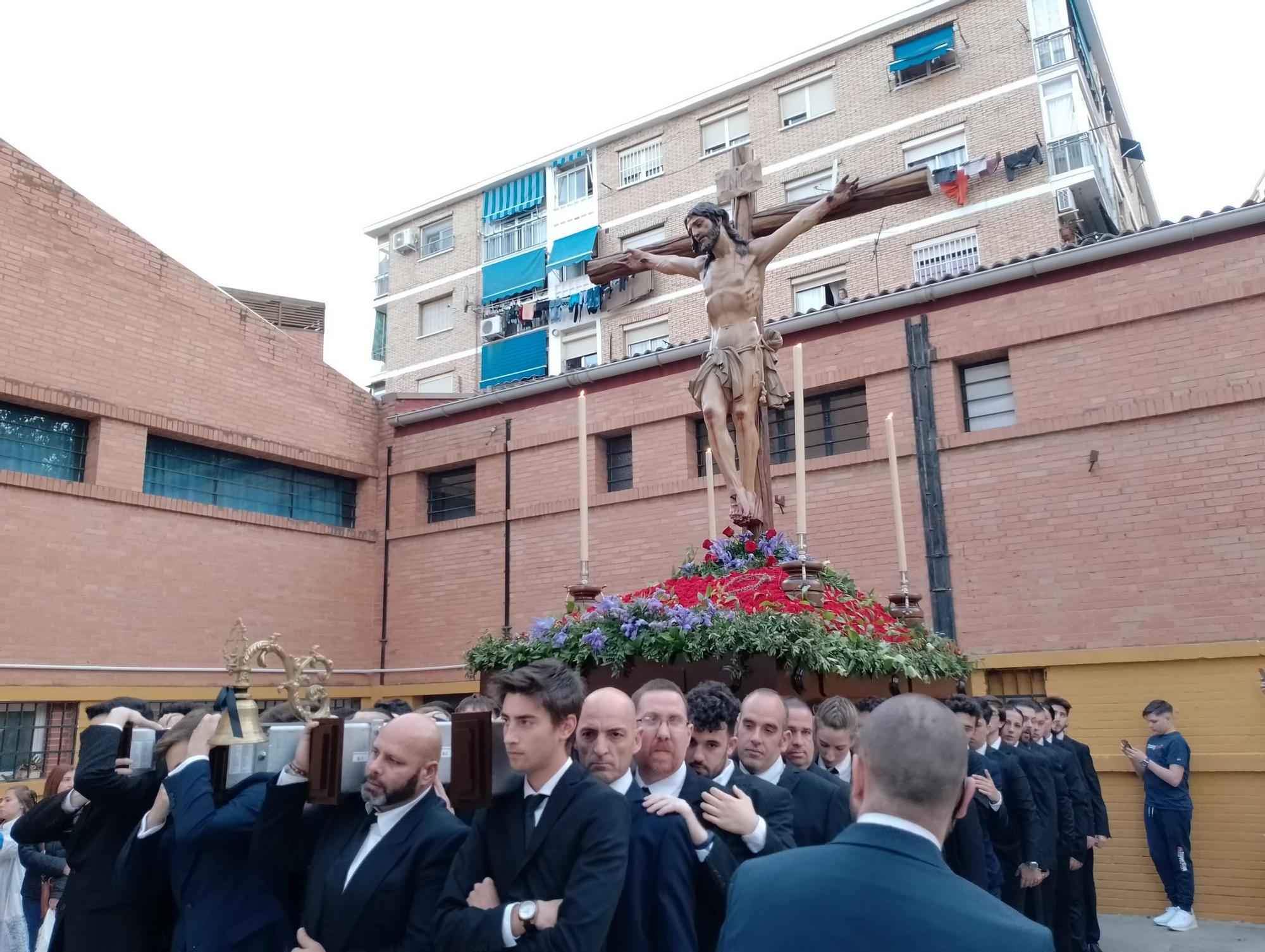 Salida procesional del Cristo de la Sed por Miraflores de los Ángeles