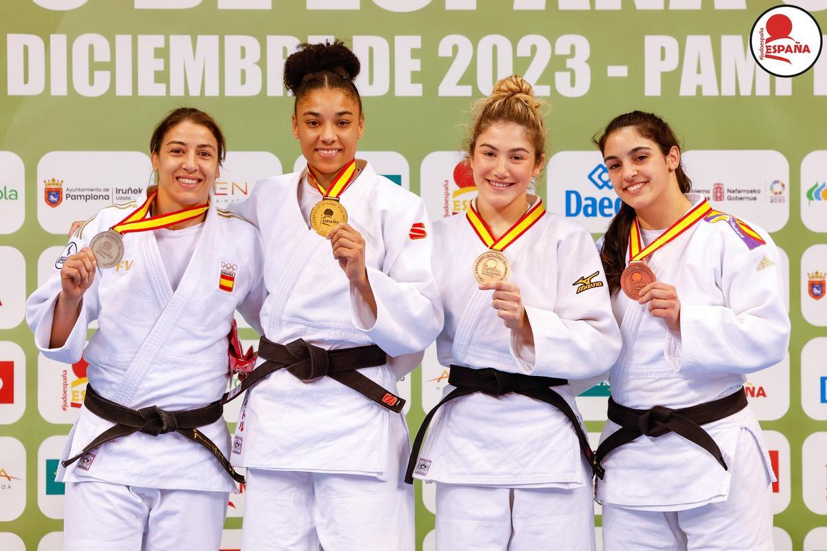 Pleno valenciano en la categoría -63 kg con triplete de medallas para la Comunidad Valenciana: Ariela Sánchez fue campeona, María Isabel Puche fue segunda y Aitana Fernández fue tercera.