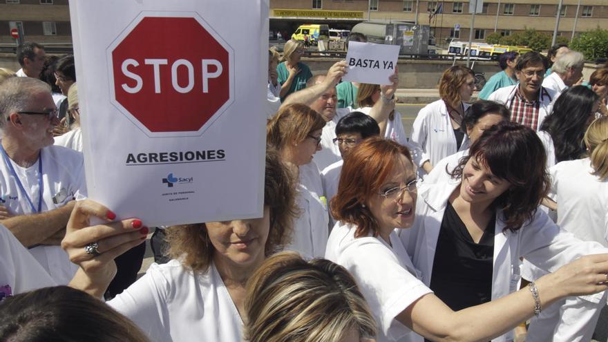 Sanidad registró el año pasado más de 16.500 agresiones a personal sanitario, la mayor cifra de la historia