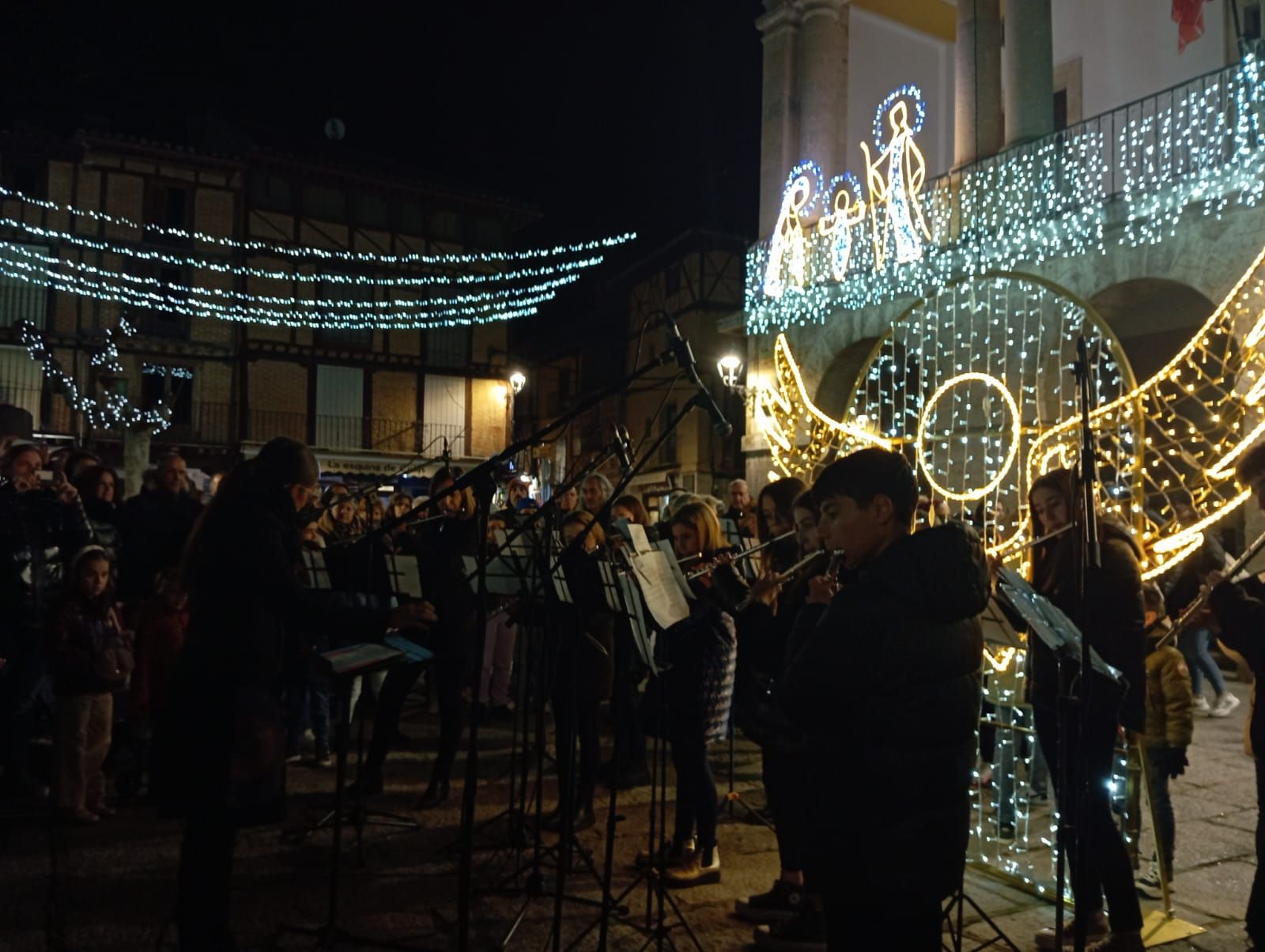 GALERÍA | Así ha sido el encendido de las luces de Navidad en Toro