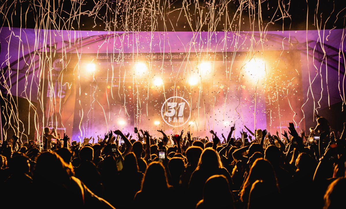 Unes 22.000 persones assisteixen a la primera edició del Festival Límbic a Terrassa Unes 22.000 persones assisteixen a la primera edició del Festival Límbic a Terrassa