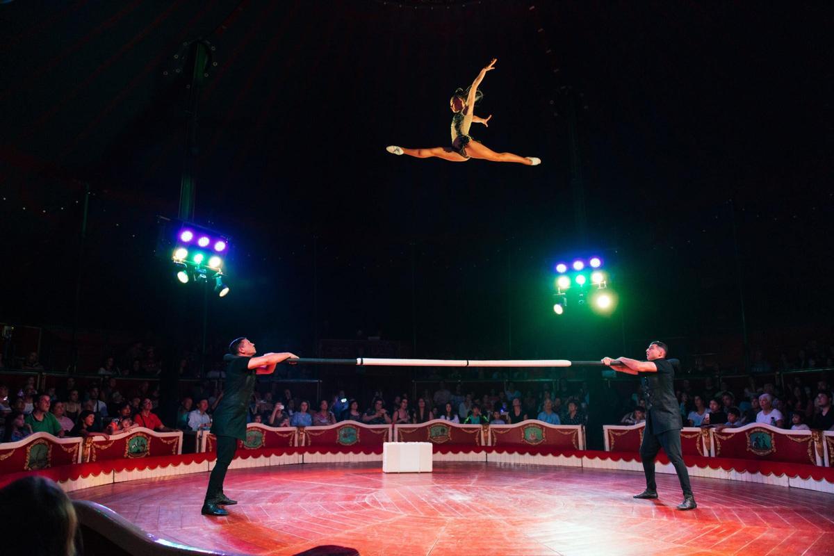 Las acrobacias y los números imposibles, marcas del circo Raluy
