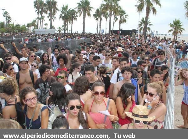 EL RITMO INDIE INVADE LA PLAYA DE BURRIANA EN UNA PRIMERA JORNADA CON GRAN AFLUENCIA DE PÚBLICO