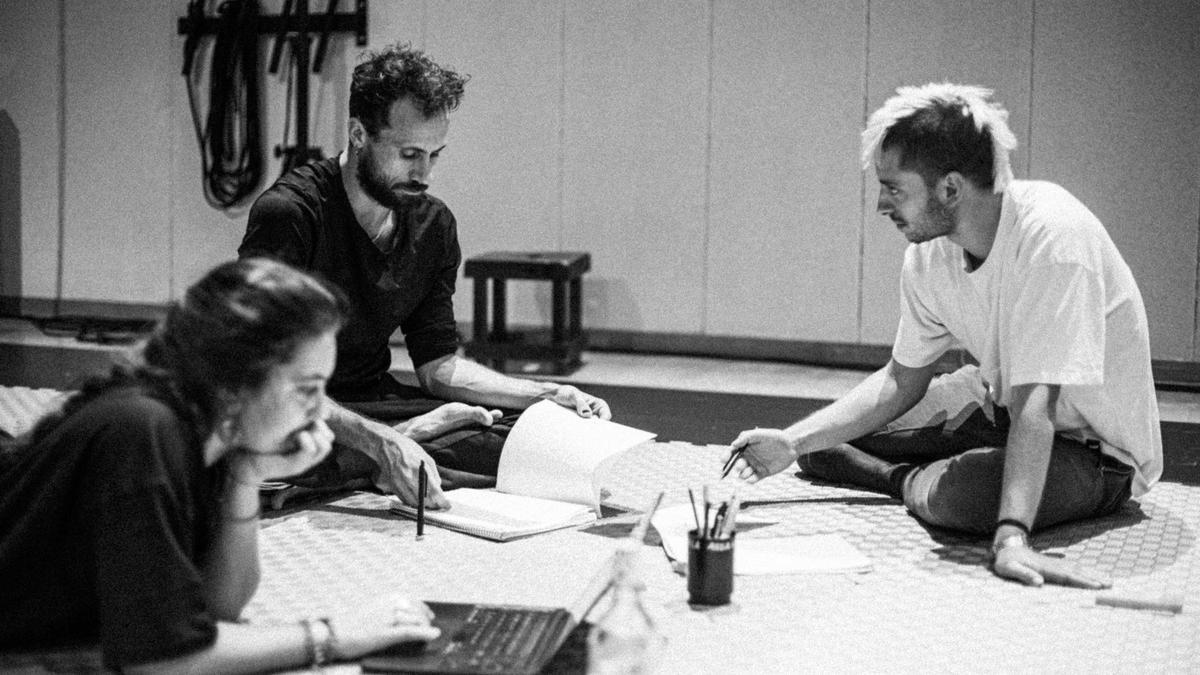 Oriol Pla i Pau Matas assagen l'espectacle 'La Gola' que estrenaran al Temporada Alta.