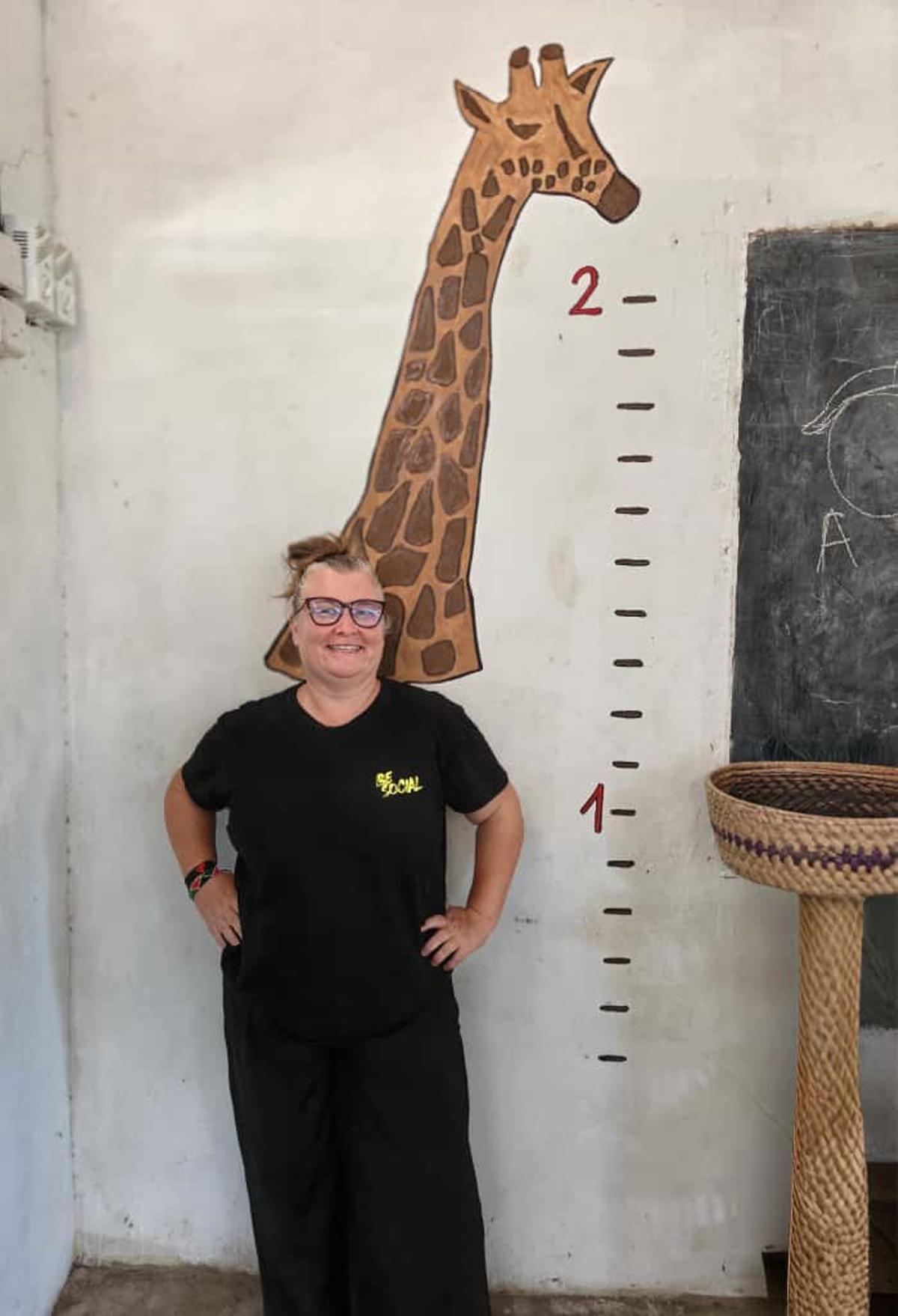 Lourdes, cofundadora de 'Be Social Proyect', en una escuela de Kenia.