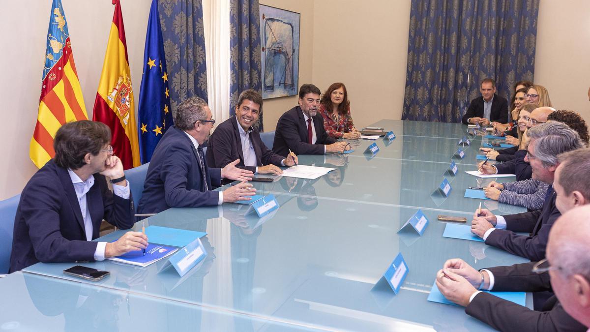 La reunión fundacional de la comisión mixta del palacio de congresos de Alicante se celebró el 25 de octubre de 2024