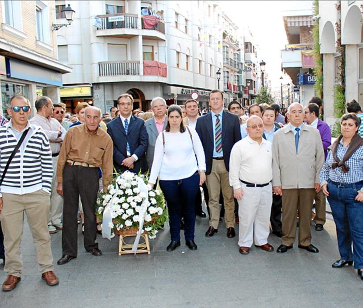 Multitudinaria ofrenda de flores a la Virgen de Araceli