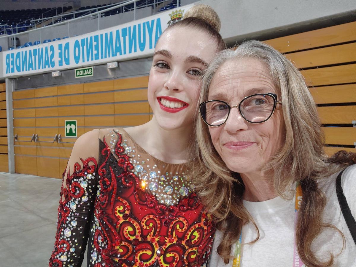 Marta Bobo con su hija Candela Martínez en Santander 2022