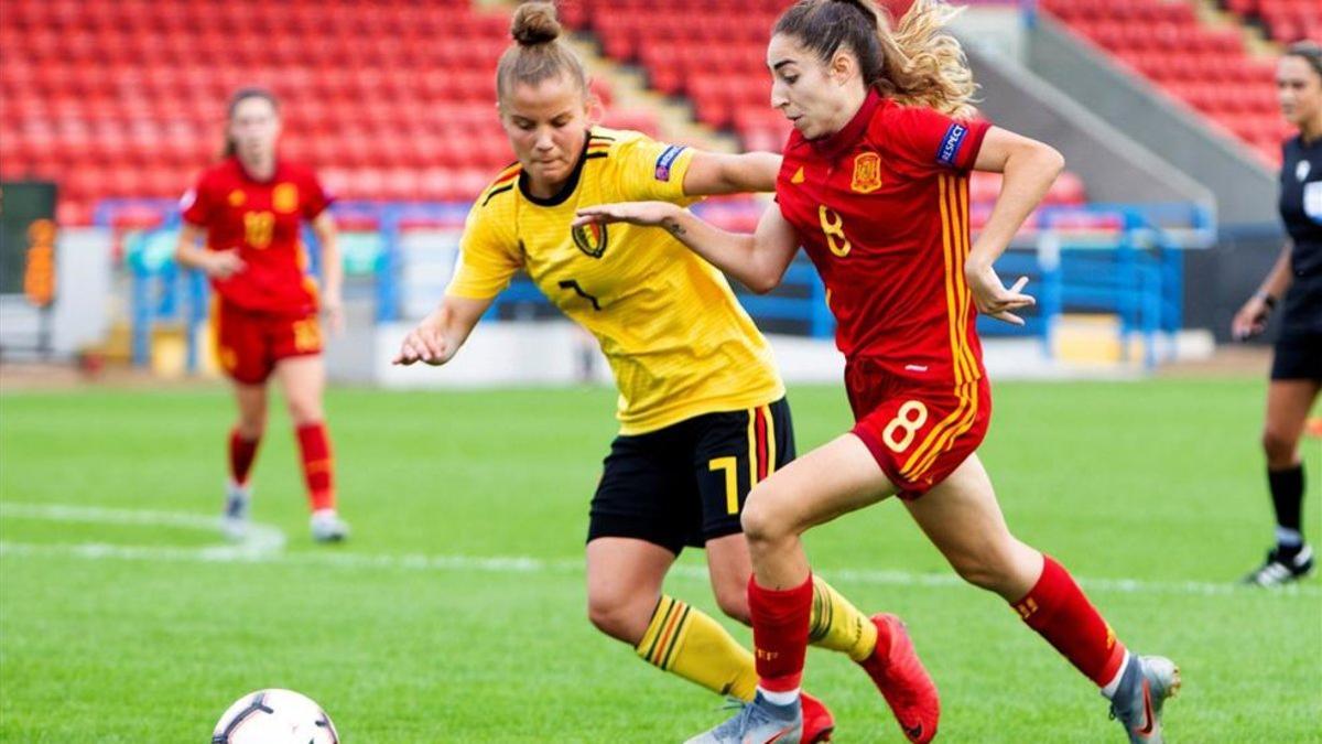 Olga Carmona durante el partido contra Bélgica