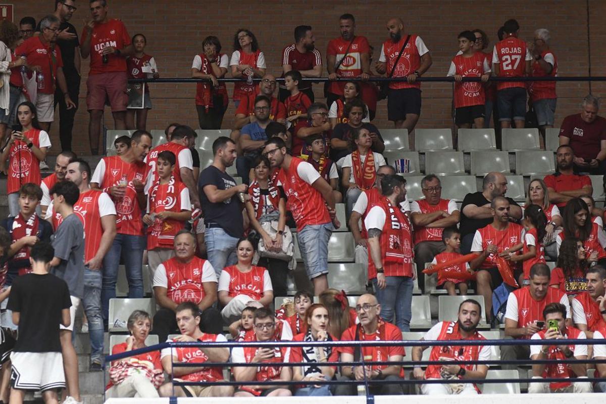 Todas las imágenes del Real Madrid - Barcelona en la Supercopa de Murcia