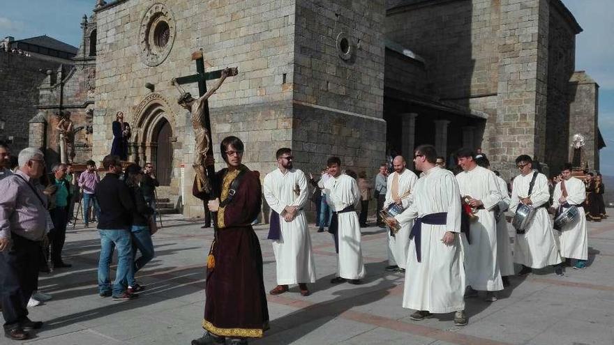 Puebla arropa al Nazareno y a la Virgen de los Dolores por el casco antiguo