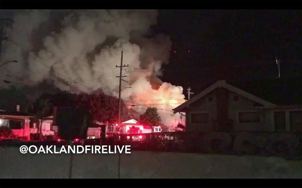 Espectacular incendio en Oakland