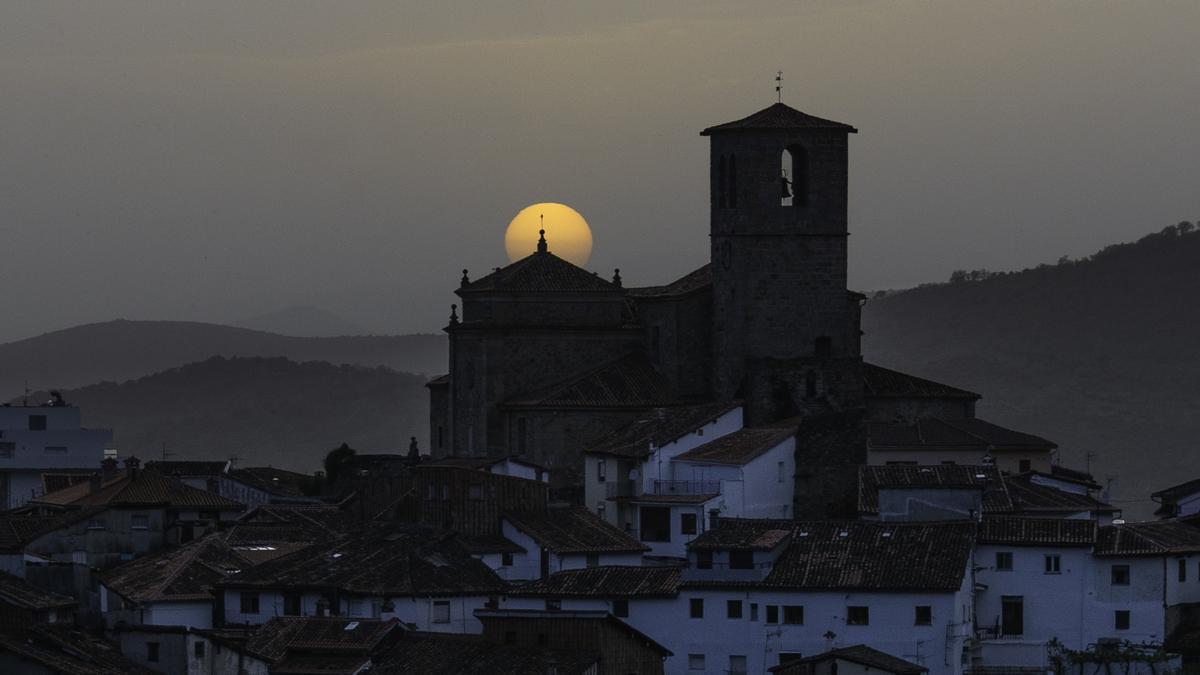 Fotogalería | La calima cubre Hervás Fotogalería | La calima cubre Hervás