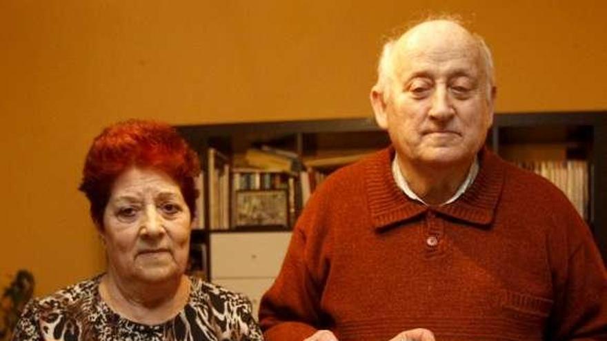 Olga y Edmundo, los padres de Reboredo, en su casa.  // J. Lores