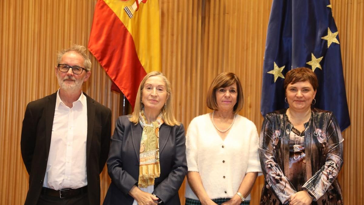 Rafael Cofiño, Ana Pastor, Carmen de Aragón y Patricia Blanquer en la jornada parlamentaria organizada por Cofares