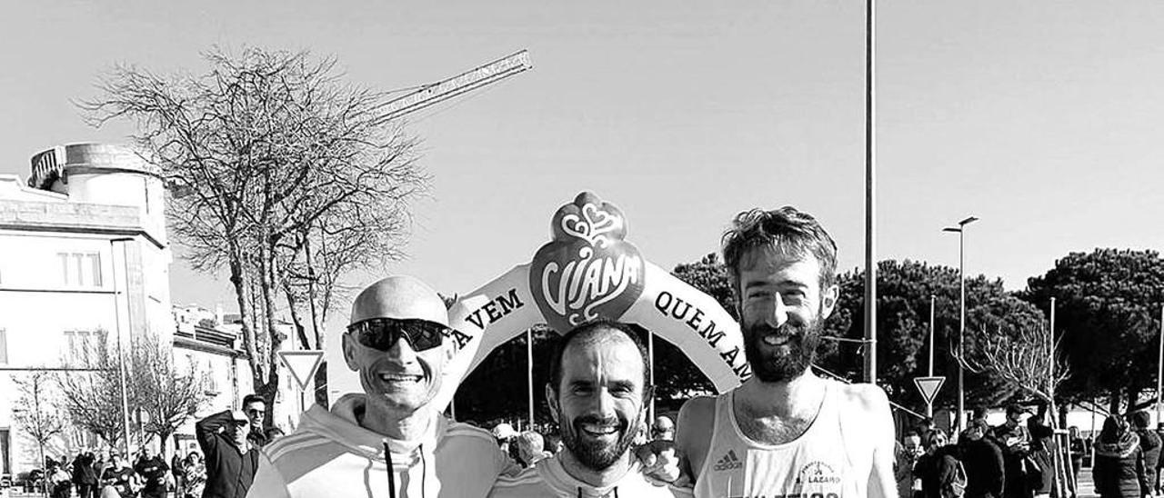 Rubén Pereira, Dani Pérez y Pablo García, en el Medio Maratón Manuela Machado del pasado enero. // FdV