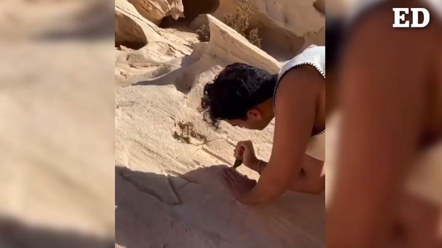 Atentado ambiental en Canarias: Un turista graba sus iniciales en un espacio protegido