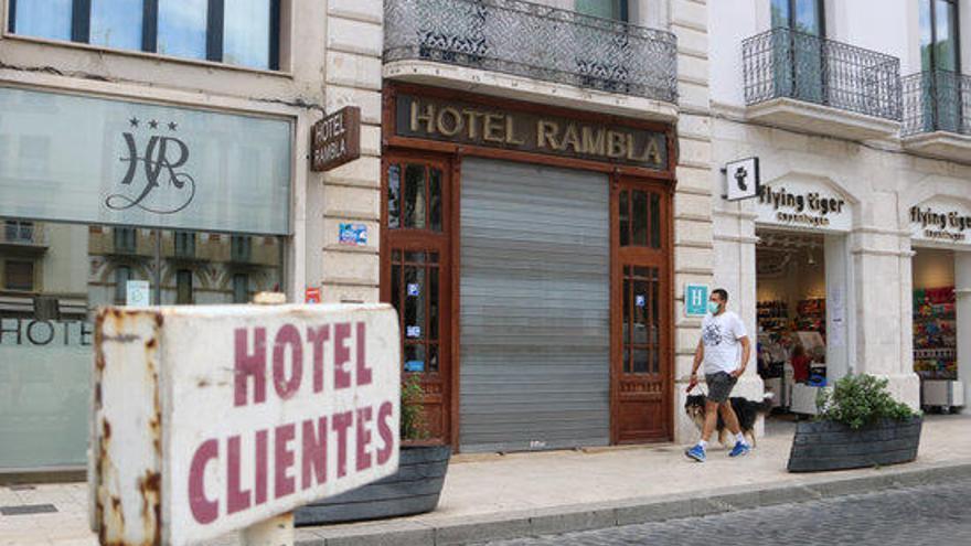 L&#039;hotel Rambla de Figueres tancat aquest agost del 2020.