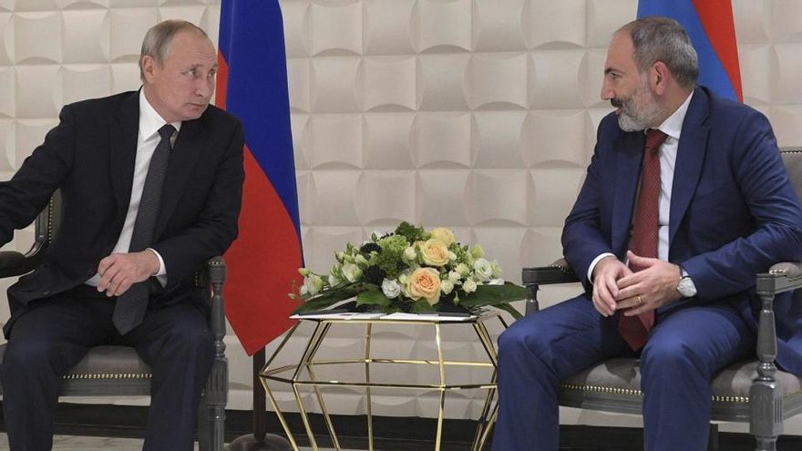 Vladimir Putin y el primer ministro de Armenia, Nikol Pashinian.