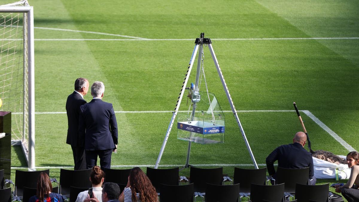 Colocación primera piedra Camp Nou.