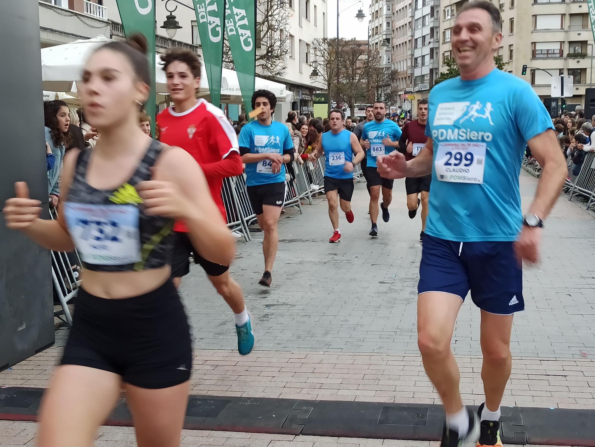 Casi 1.500 participantes disputan la carrera de Fin de Año de Pola de Siero