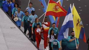 María Pérez y Jordan Díaz, abanderados españoles en la clausura.