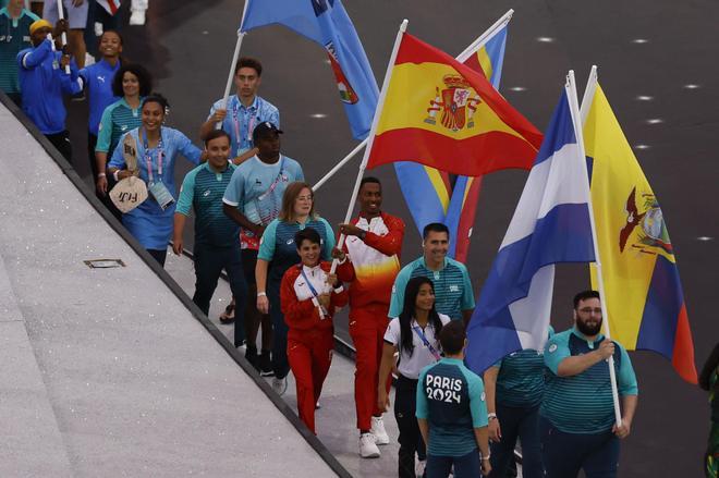 María Pérez y Jordan Díaz, abanderados españoles en la clausura.