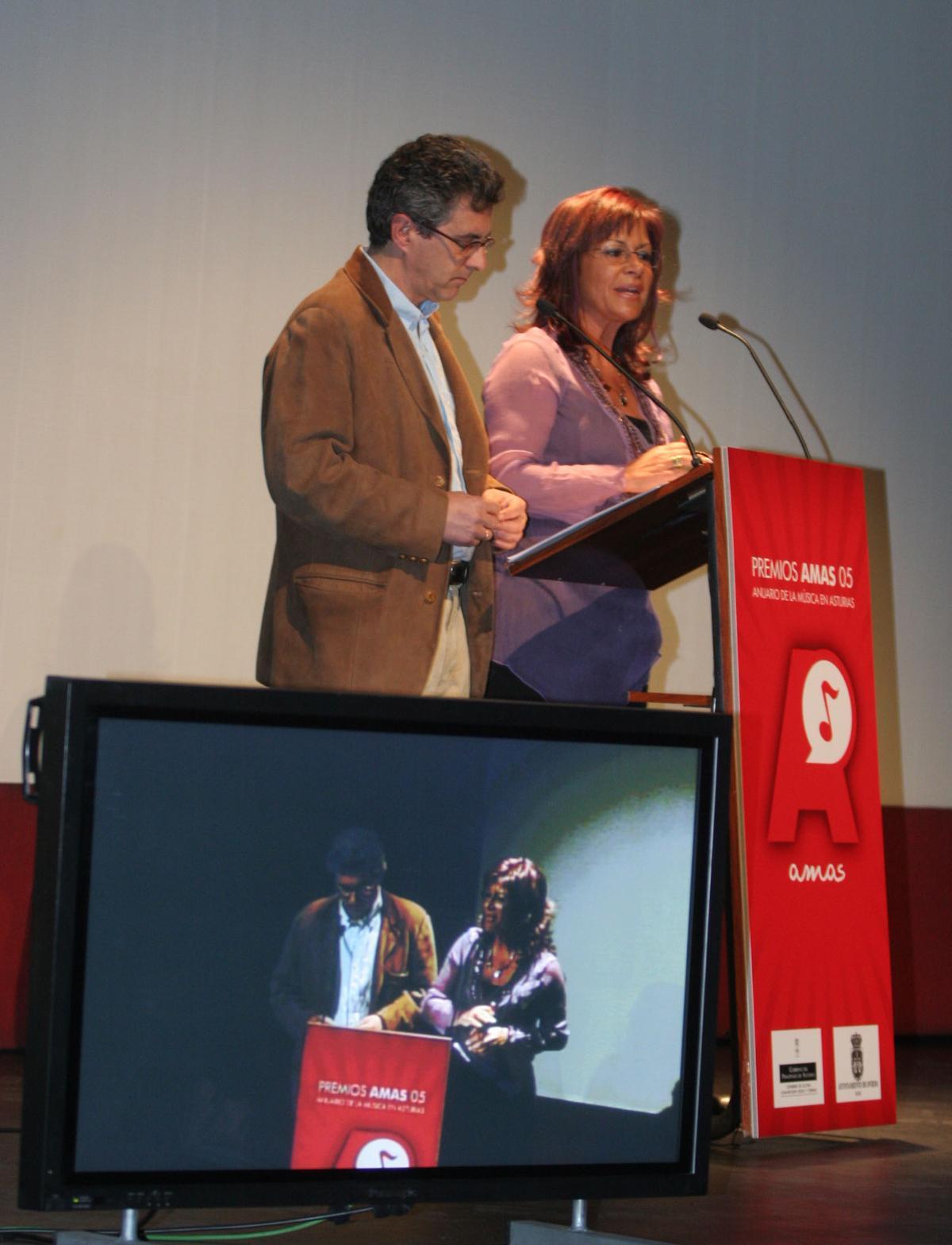 Paloma Toyos, presentando la gala de los primeros premios Amas