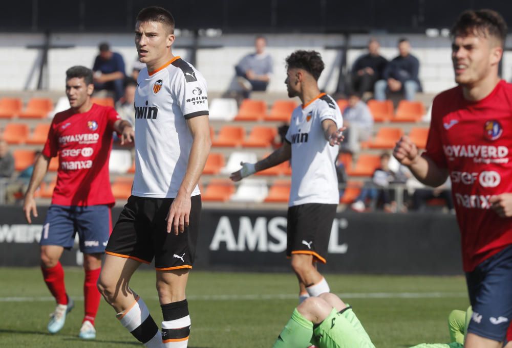 El Valencia Mestalla acaricia la remontada