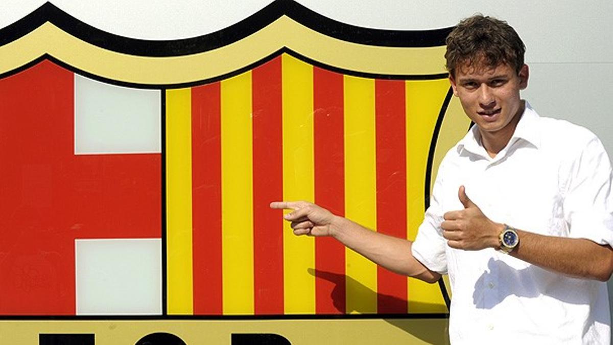 Keirrison, en las oficinas del Barça en el Camp Nou (verano de 2009).
