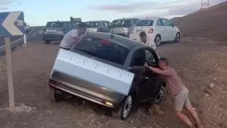 Una pareja de turistas en apuros en Canarias: "Un desastre. Era imposible sacarlo de ahí"