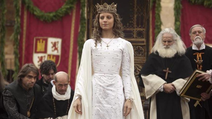 Imagen del rodaje de la proclamación de Isabel como reina para la serie de RTVE «Isabel».
