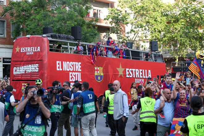¡De locos! Las mejores imágenes de una ciudad entregada al Barça