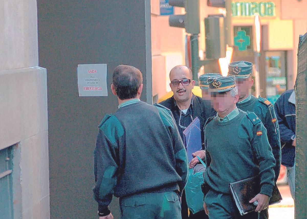 O Chioleiro, durante su traslado a la Audiencia de Pontevedra para un juicio en 2006