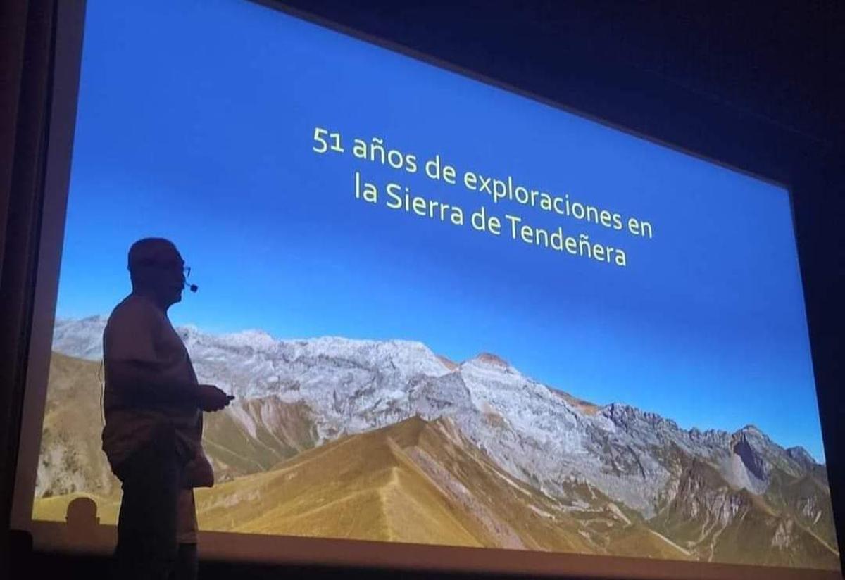 La cita presentó distintos trabajos y descubrimientos en el Pirineo aragonés.