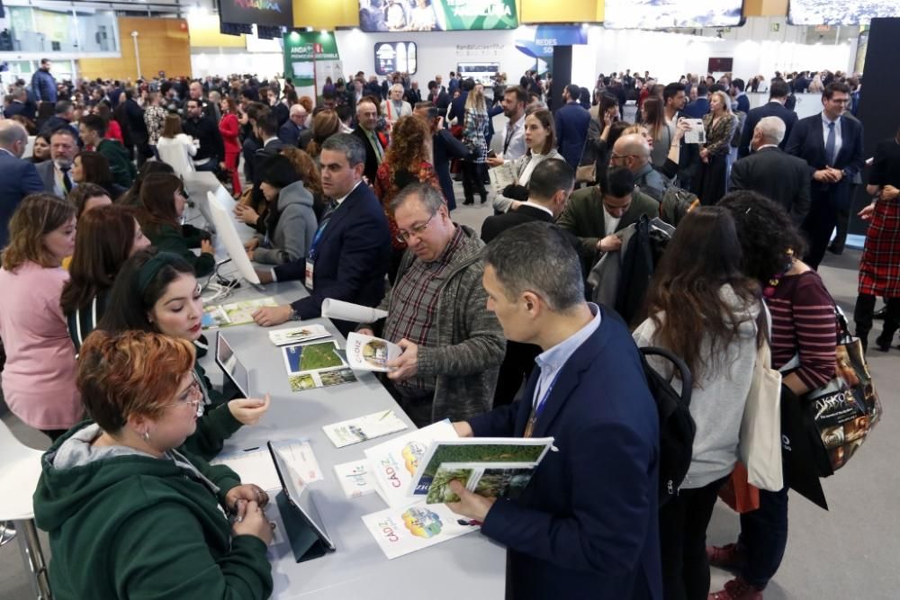 Inauguración de los pabellones de Andalucía y Málaga en Fitur.