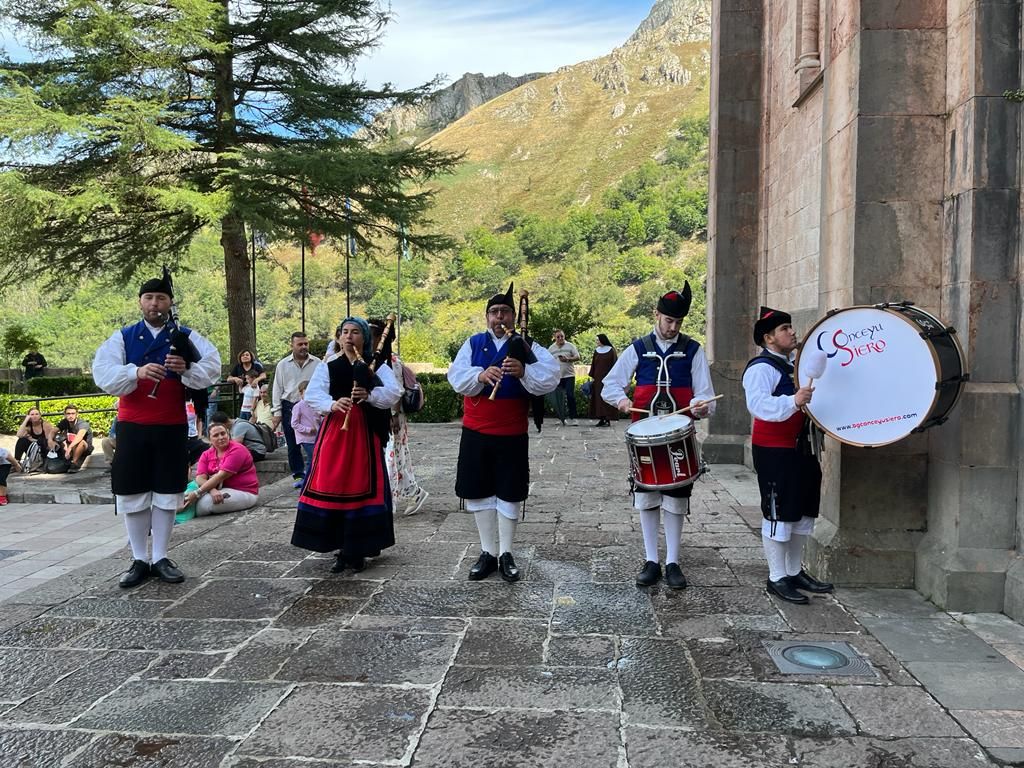 Mensajeros de la Paz celebra su 60 cumpleaños en Covadonga