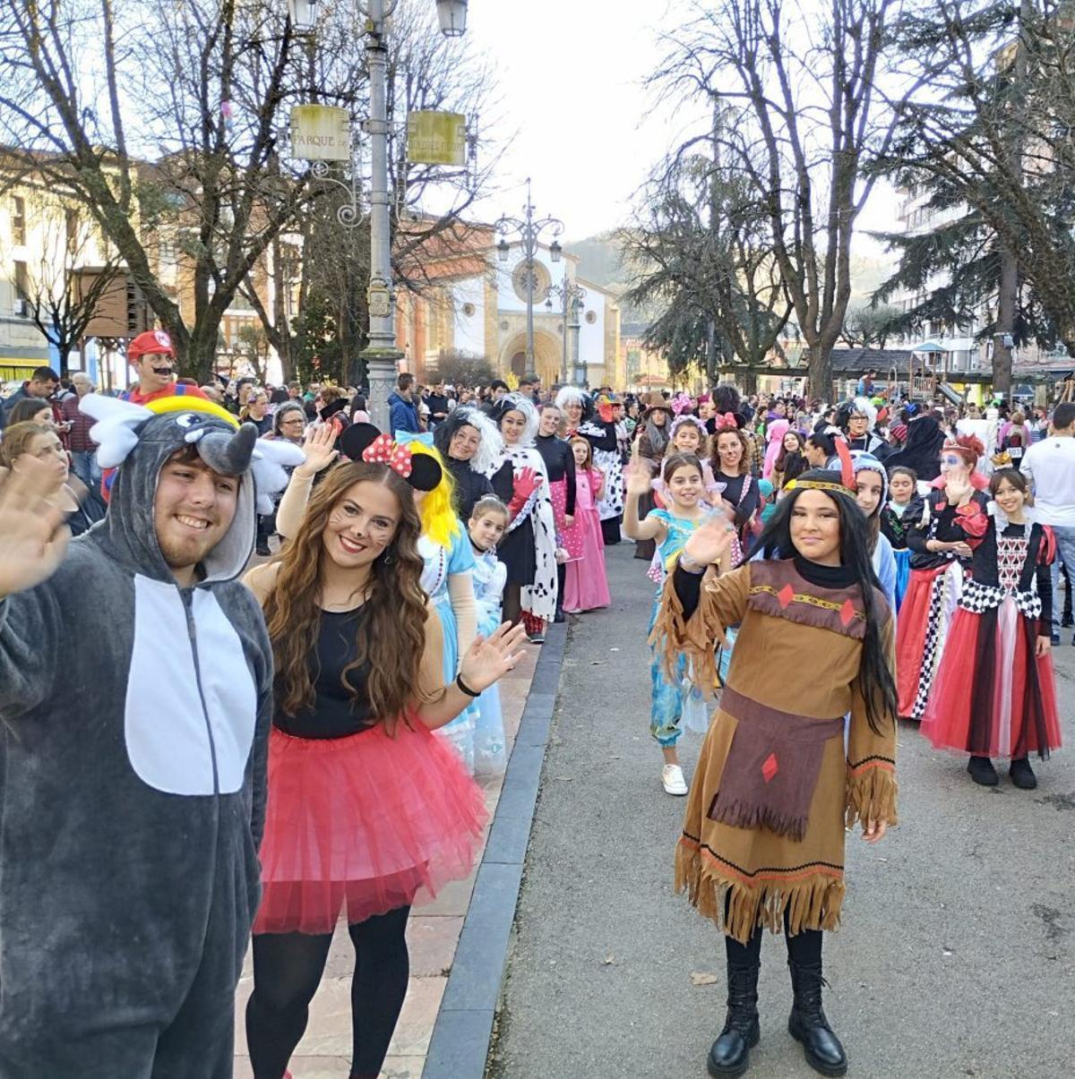 Una edición anterior del Antroxu en La Felguera