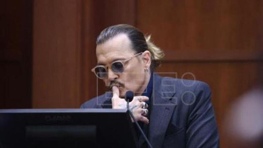 Johnny Depp compone una canción sobre su juicio contra Amber Heard