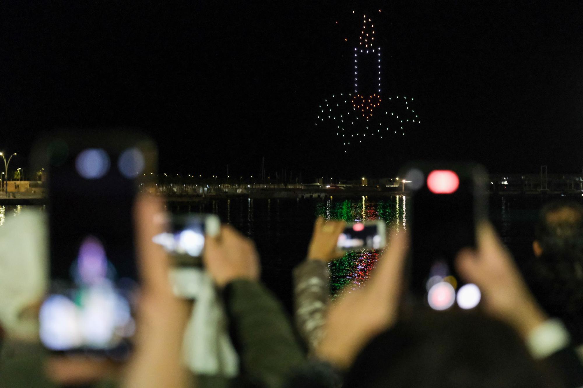 El espectáculo de drones de Navidad de Málaga, en imágenes