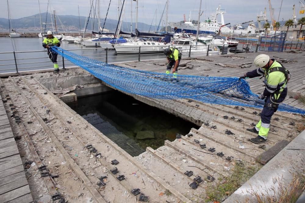 El Puerto tapa con red anticaídas el socavón provocado por el accidente de O Marisquiño