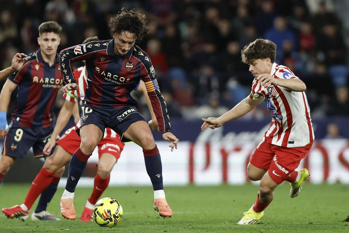 Jano Monserrate, en un momento de su debut con el primer equipo ante el Levante.