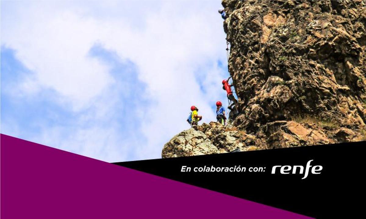 Familia practicando escalada