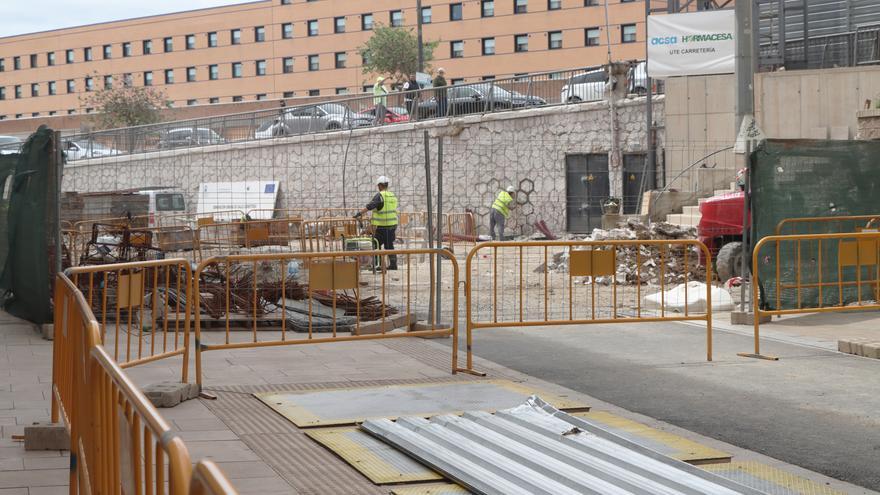 El PSOE pide que las obras en la calle Carretería comiencen a las nueve de la mañana